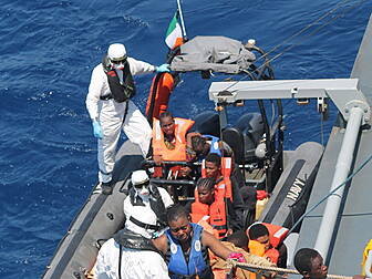 LÉ NIAMH successfully rescues...